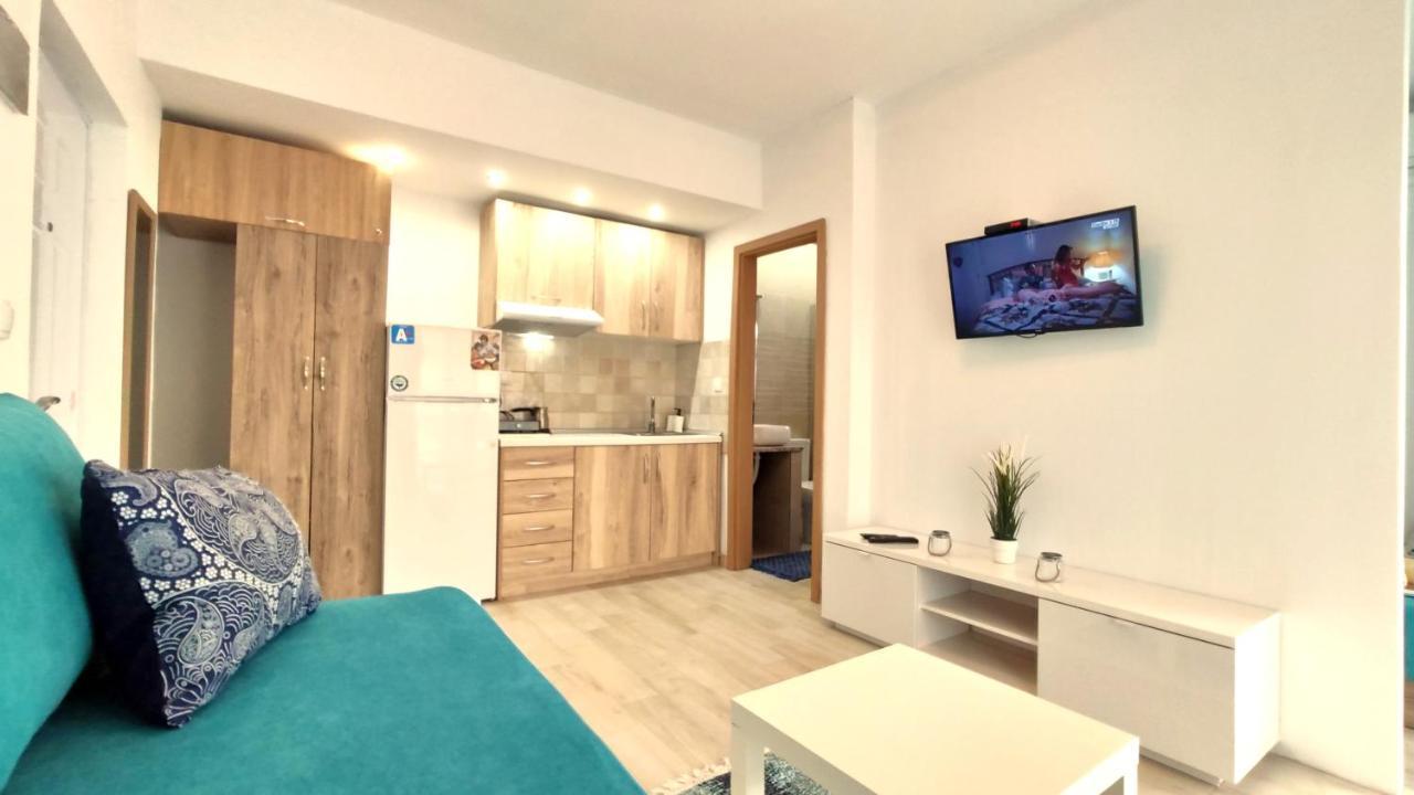Sea Star Apartments Kallikratia Nea Kallikrateia ภายนอก รูปภาพ
