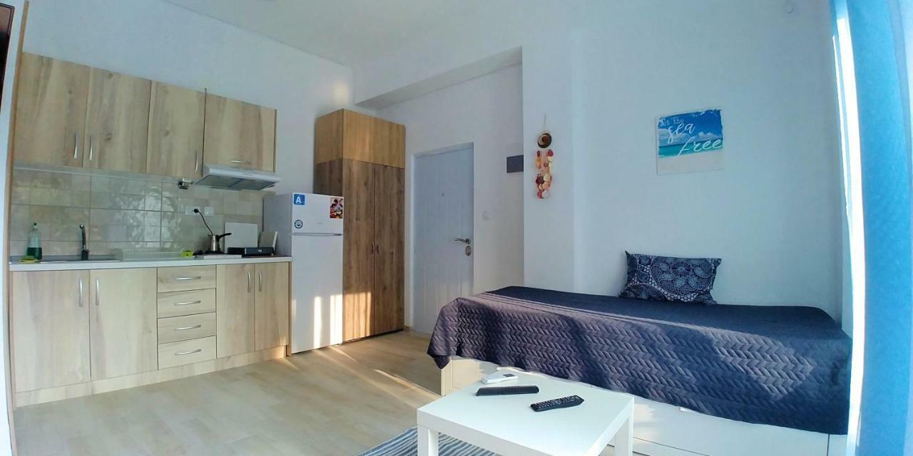 Sea Star Apartments Kallikratia Nea Kallikrateia ภายนอก รูปภาพ